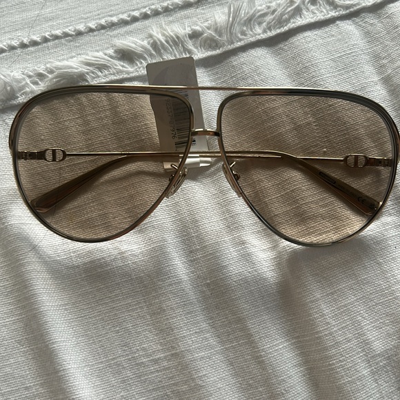 Dior Aviator Sunglasses - Picture 6 of 7